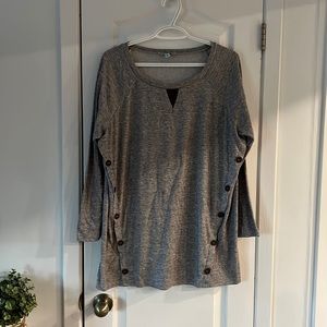 Grey sweater with brown accents